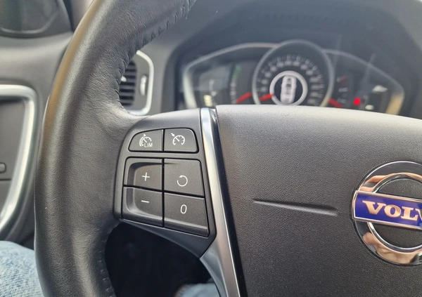 Volvo V60 cena 49900 przebieg: 114000, rok produkcji 2016 z Sośnicowice małe 172